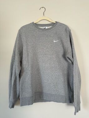 Nike Men’s Grey Crewneck Sweatshirt Size Medium